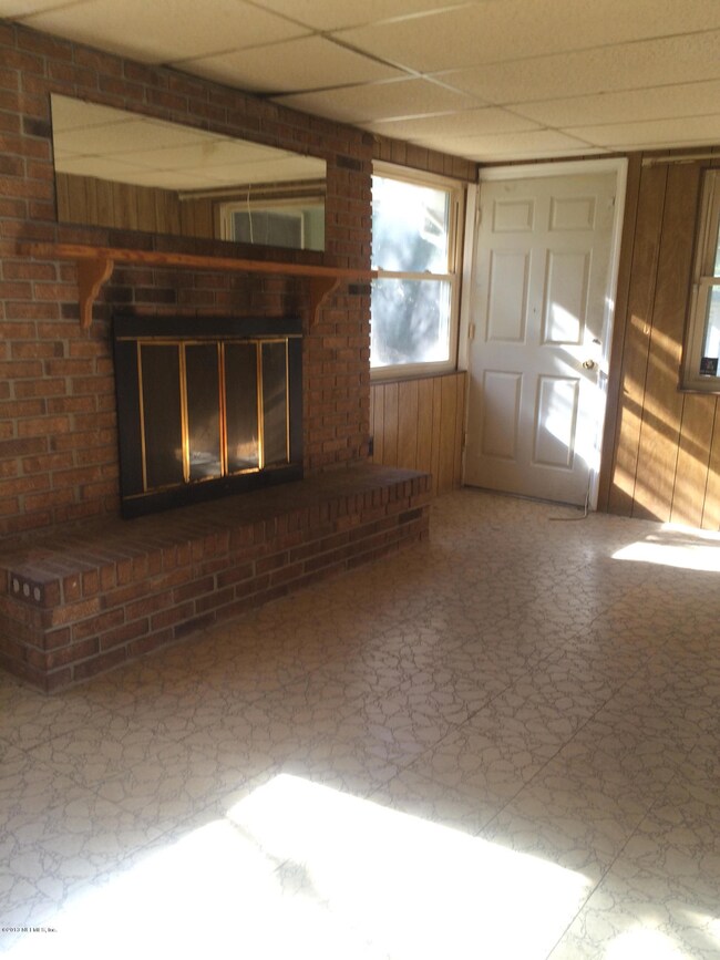 6404 Ledbury Dr S, Jacksonville, FL 32210 - photo 4