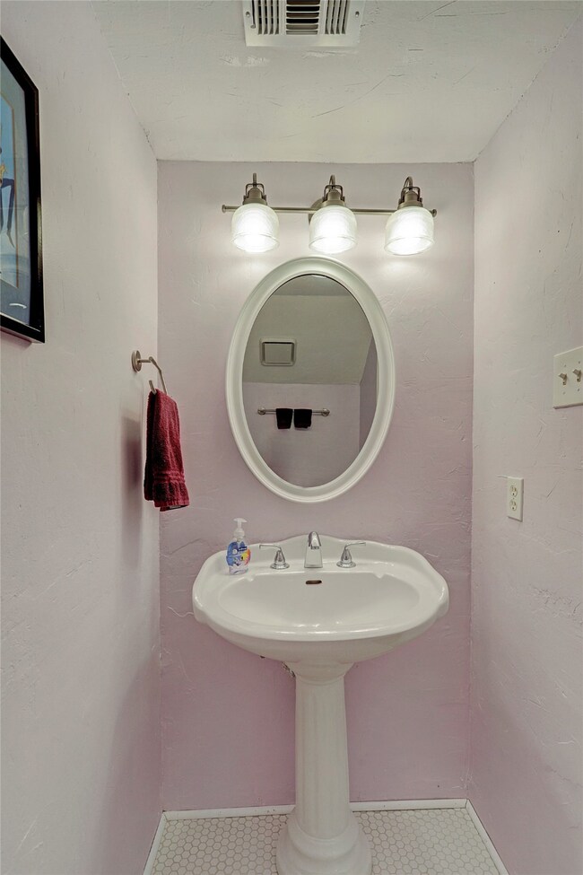 1249 Country Place Dr, Houston, TX 77079 - photo 5