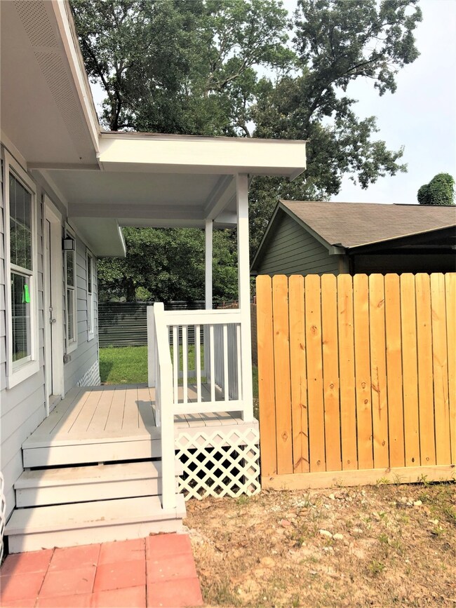 6618 Bethune Dr, Houston, TX 77091 - photo 5