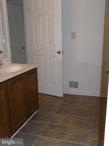 1719 Vonnies View Ct unit 127, Woodbridge, VA 22192 - photo 2