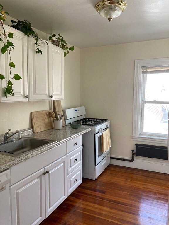 36 Willow St unit 3, Newton Center, MA 02459 - photo 4