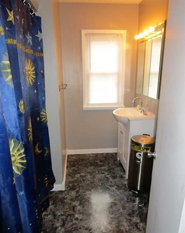 1017 W Dunn Ave, Muncie, IN 47303 - photo 4