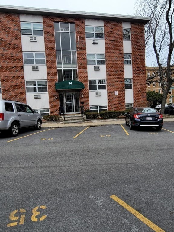 14 Commonwealth Ct unit 6, Brighton, MA 02135 - photo 2