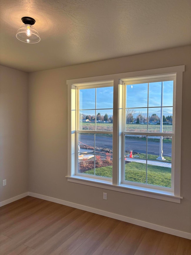 3715 Ford Dr, Medford, OR 97504 - photo 6