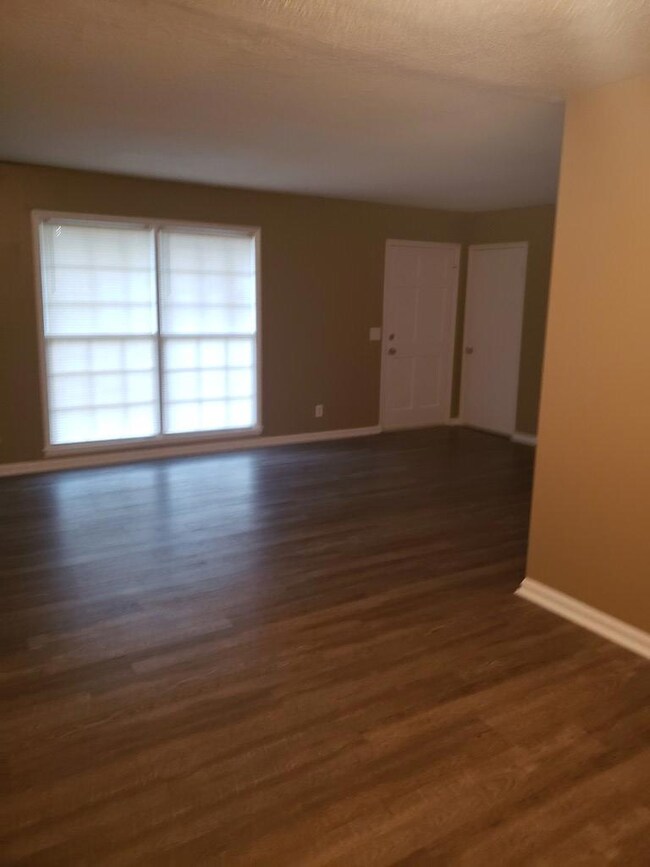 Living Room/ Dining Room