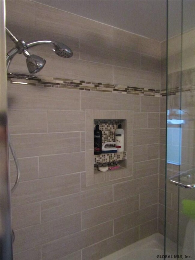 15 Carlisle Ct, Albany, NY 12209 - photo 7