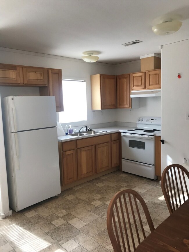 17025 Wellborne Rd unit D, Pearland, TX 77584 - photo 7