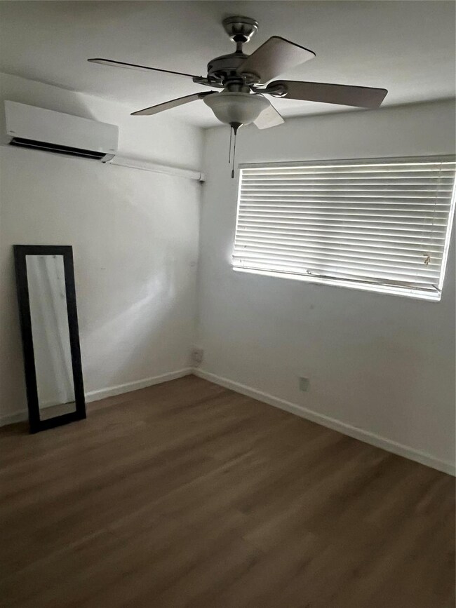 113 SE 12th Ave unit 2, Pompano Beach, FL 33060 - photo 4