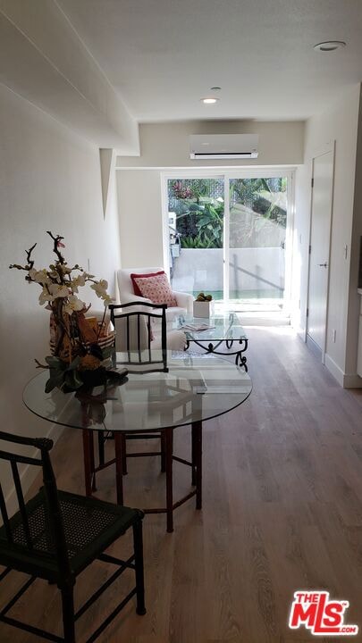 2133 Carmona Ave unit 2133 1/4, Los Angeles, CA 90016 - photo 4