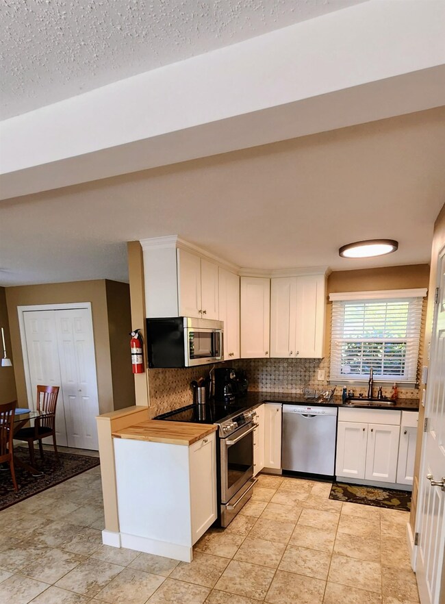 826 Hartford Ave unit B1, White River Junction, VT 05001 - photo 6