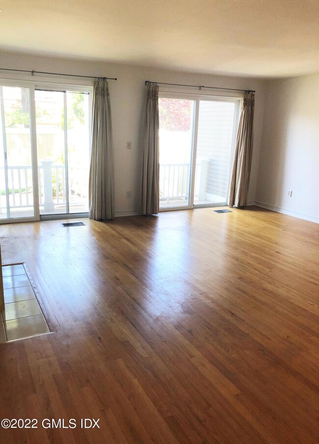 453 E Putnam Ave unit 3G, Cos Cob, CT 06807 - photo 7