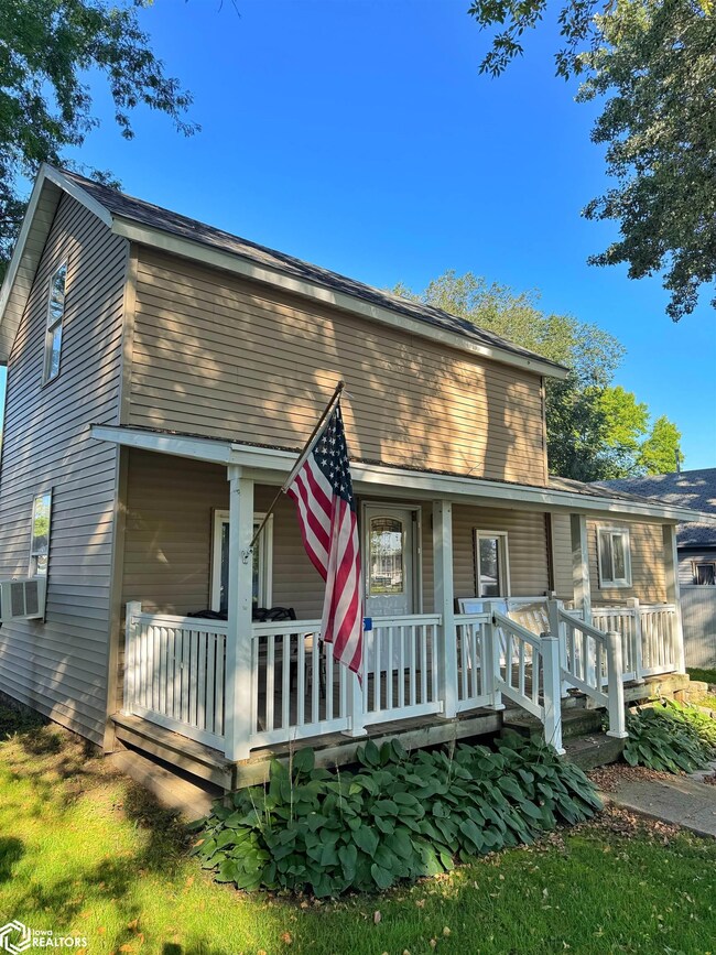 105 N Clark St, Dow City, IA 51528 - photo 6