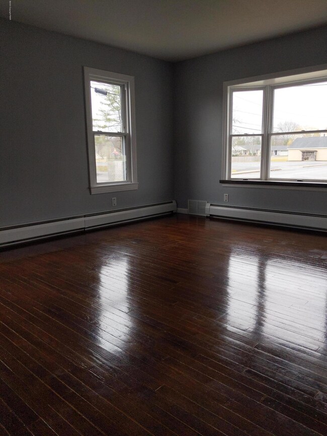 58 E 4th St, Wind Gap, PA 18091 - photo 7