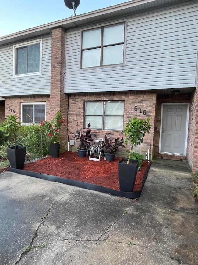 616 Virginia Oak 3