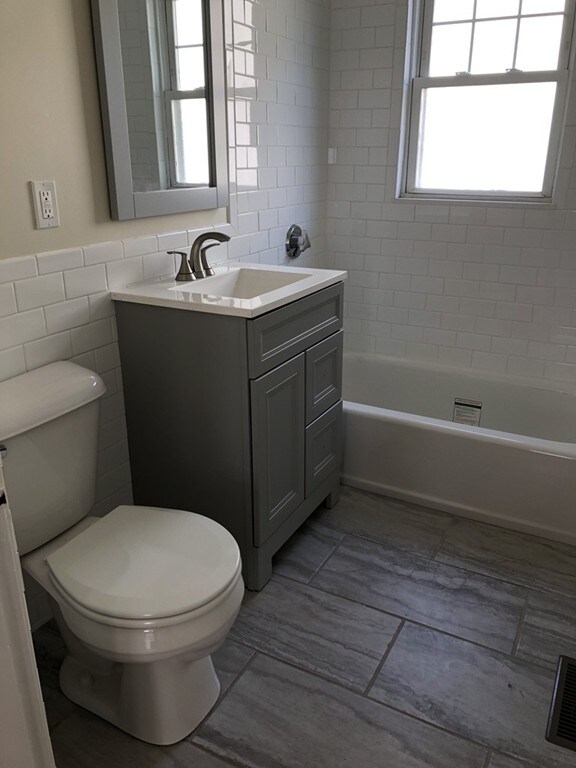 147 Willow St unit 2, Waltham, MA 02453 - photo 6