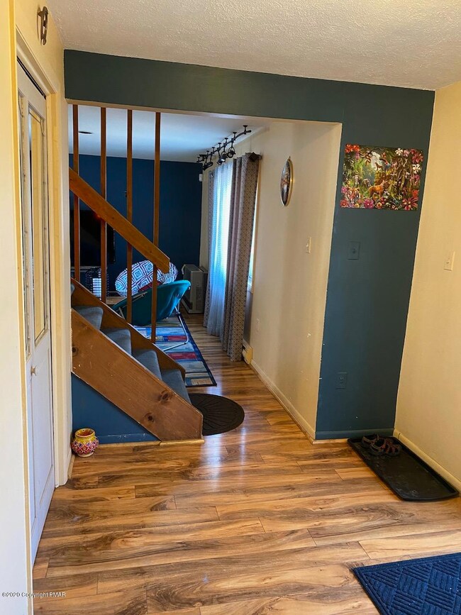 3221 Woodchip Ln, East Stroudsburg, PA 18301 - photo 3