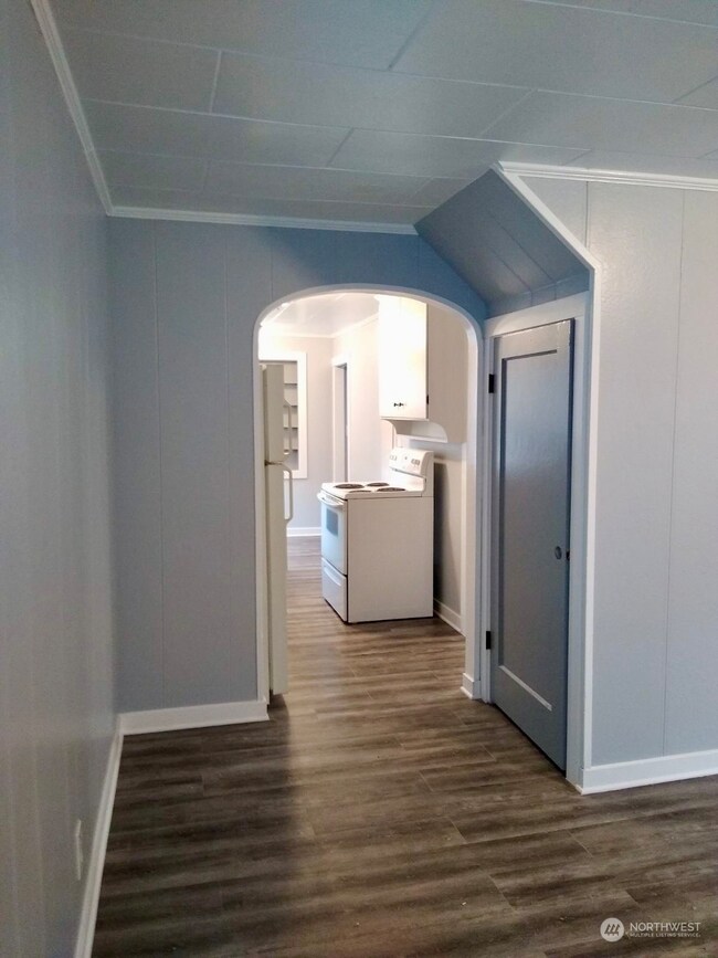 317 1/2 N Iron St, Centralia, WA 98531 - photo 5