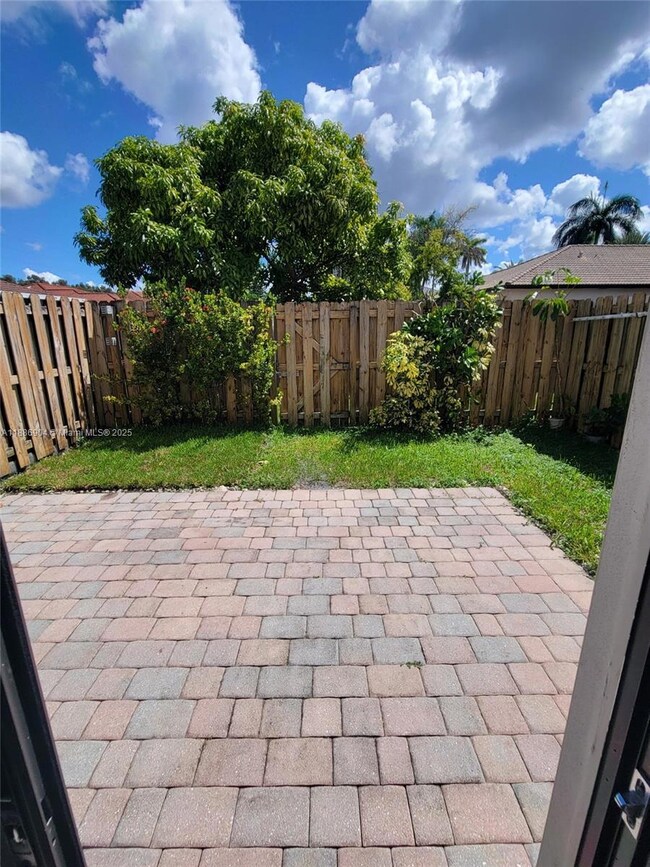 4219 SW 164th Ct, Miami, FL 33185 - photo 4