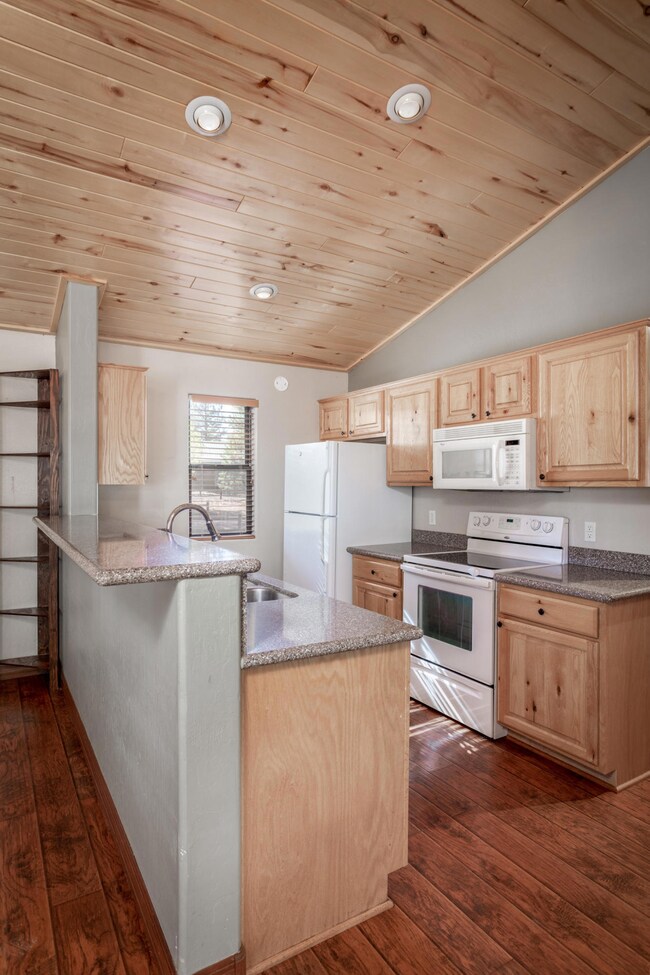 2722 HIgh PInes Loop