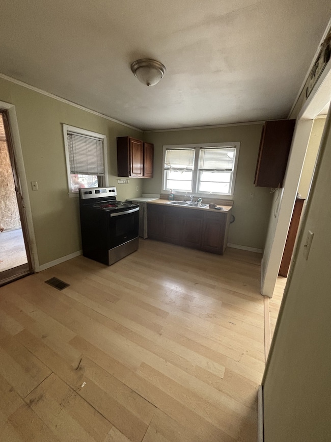 330 N Cherry St, Puryear, TN 38251 - photo 6