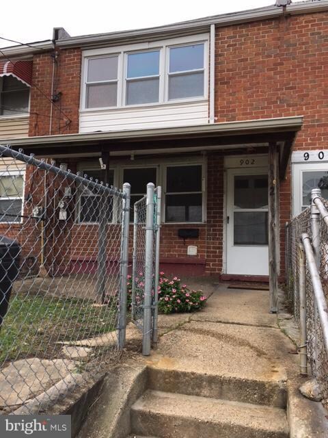 902 Imperial Ct, Halethorpe, MD 21227 - photo 2