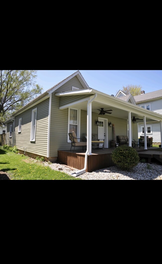 410 E Cherry St, Bluffton, IN 46714 - photo 2