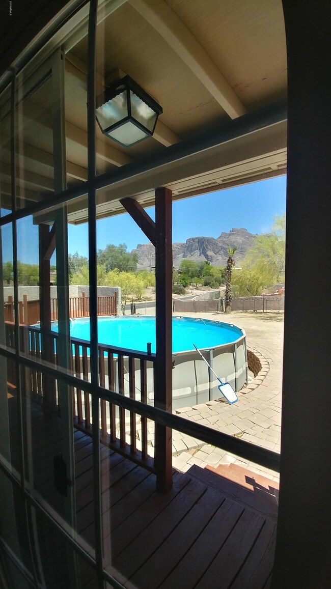 Covered patio & pool