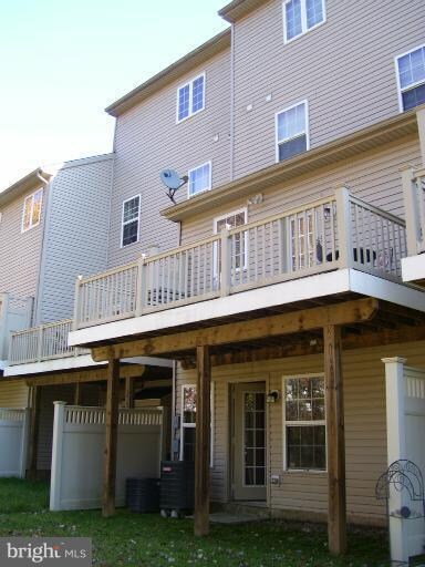 9142 Marlove Oaks Ln, Owings Mills, MD 21117 - photo 4