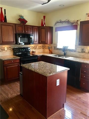 Backsplash, hardwood floors, granite tops in kitch