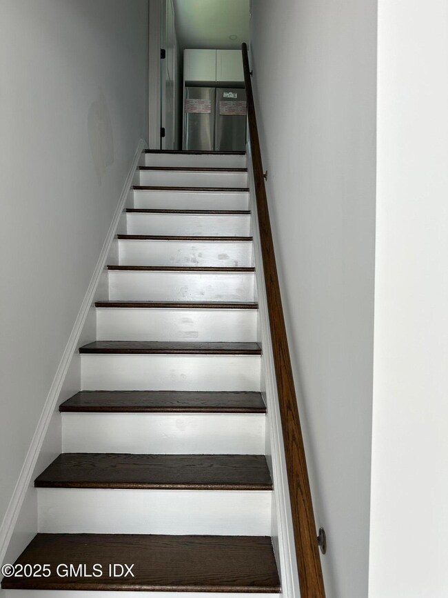 69 Cos Cob Ave unit 2nd Floor, Cos Cob, CT 06807 - photo 2