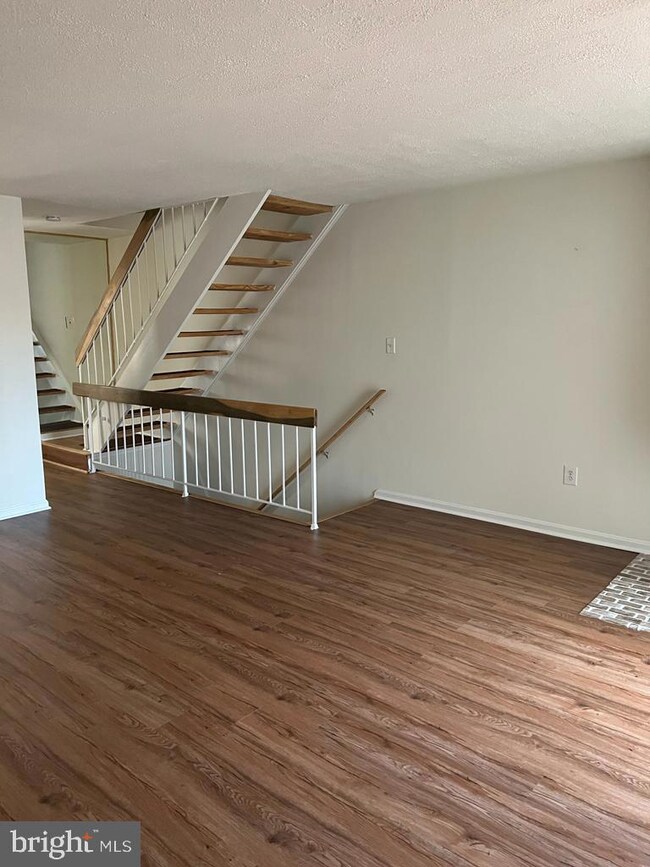 7105 Kurth Ln, Lanham, MD 20706 - photo 4