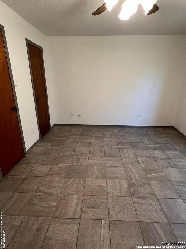 407 Buttercup, New Braunfels, TX 78130 - photo 6