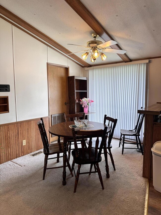 301 Ridgeview Dr, Circleville, OH 43113 - photo 7