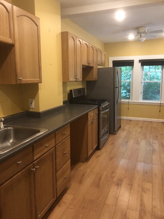 22 Lee Hill Rd unit 1, Boston, MA 02131 - photo 4