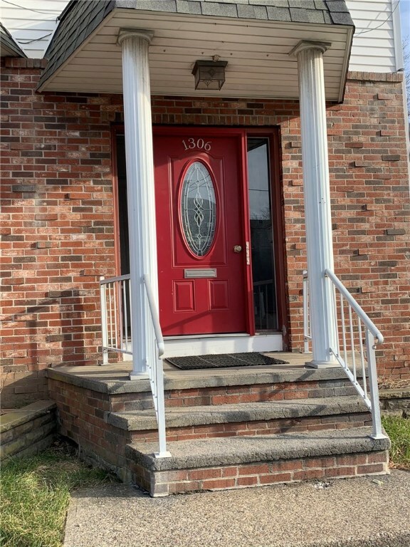 1306 Elmwood Ave unit 1, Cranston, RI 02910 - photo 2