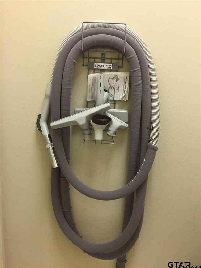 2314 Dietz Ln, Tyler, TX 75701 - photo 4