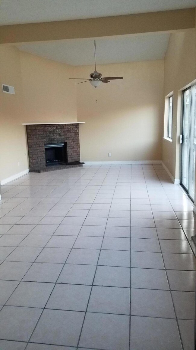 11433 Bob Mitchell Dr, El Paso, TX 79936 - photo 5