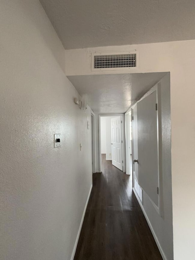 126 Rhode Island St SE unit D, Albuquerque, NM 87108 - photo 3