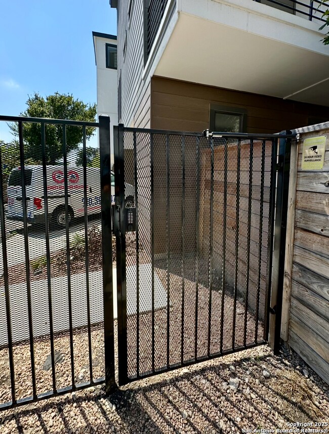 415 Jackson St unit 101, San Antonio, TX 78212 - photo 3