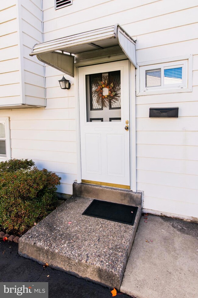 2919 Thunderhead Rd, Abington, PA 19001 - photo 4