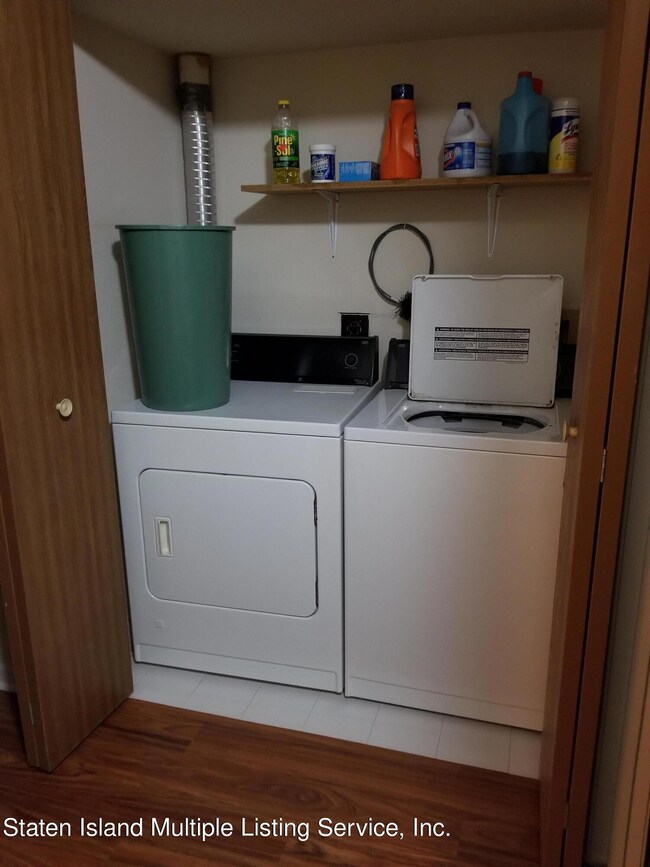 439 3rd floor laundry