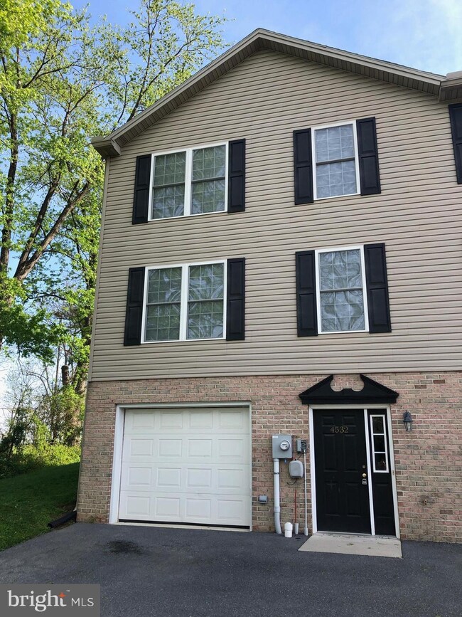 4532 Scotland Main St, Chambersburg, PA 17202 - photo 2