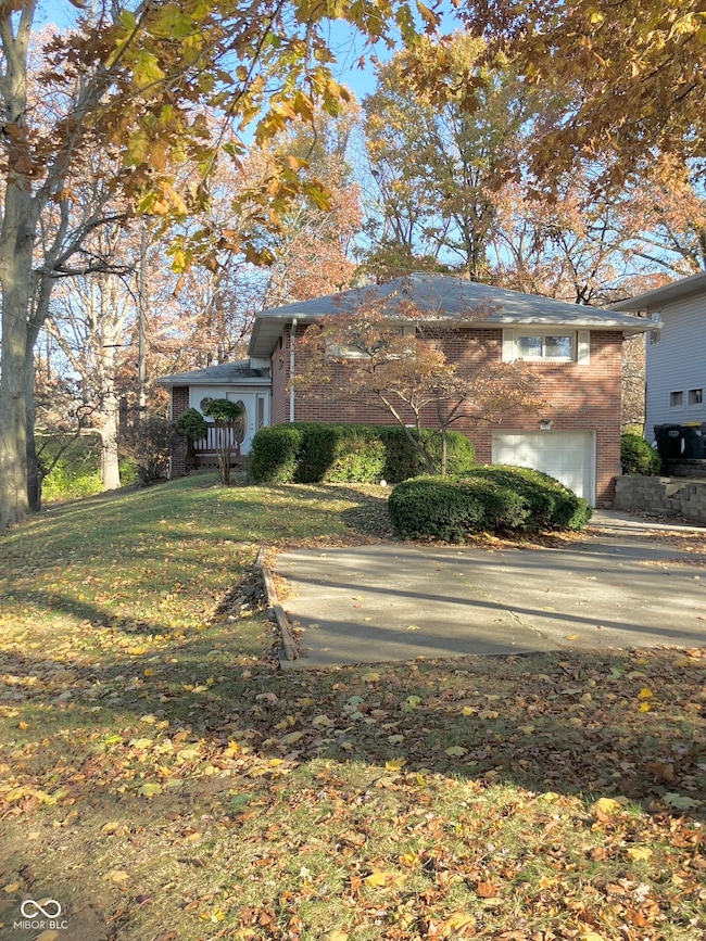 802 Maplewood Ave, Anderson, IN 46012 - photo 2