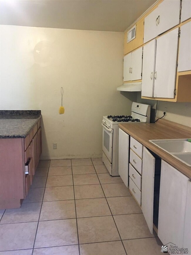 1802 W 3 Place, Yuma, AZ 85364 - photo 5