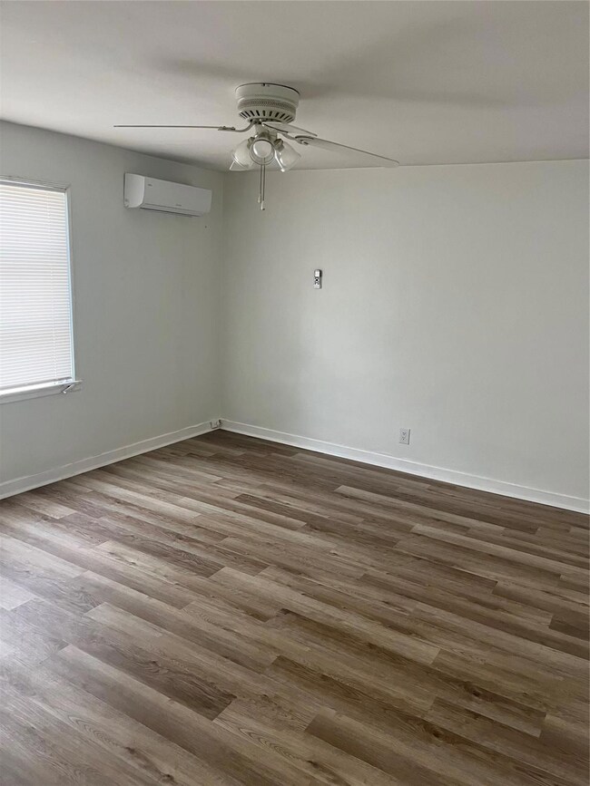 301 S Ocean Blvd unit 2, Pompano Beach, FL 33062 - photo 4