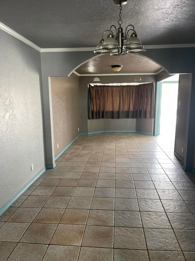 7618 Hacienda Ave, El Paso, TX 79915 - photo 4