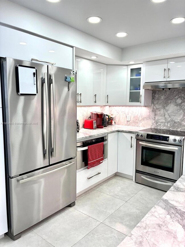 Silver Thatch Atlantic Plaza unit 404, Pompano Beach, FL 33062 - photo 4