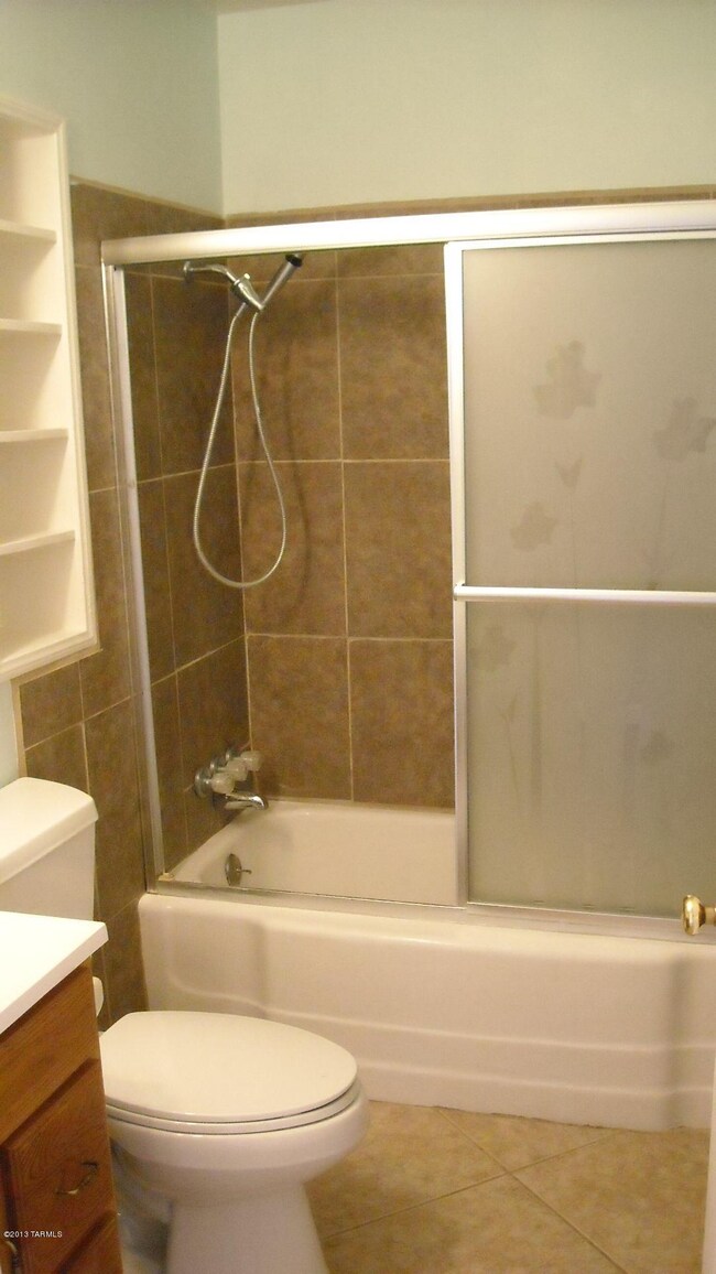 Bathroom 2 bedroom unit