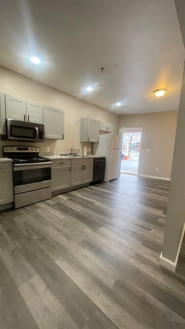 258 Main St unit Suite 3, Tilton, NH 03276 - photo 5