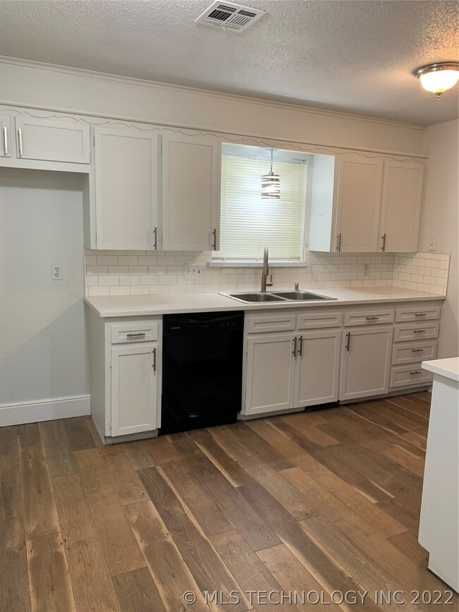 1620 S 5th St, Broken Arrow, OK 74012 - photo 6